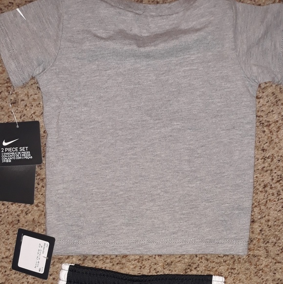 Boys Nike Outfit - Picture 4 of 5